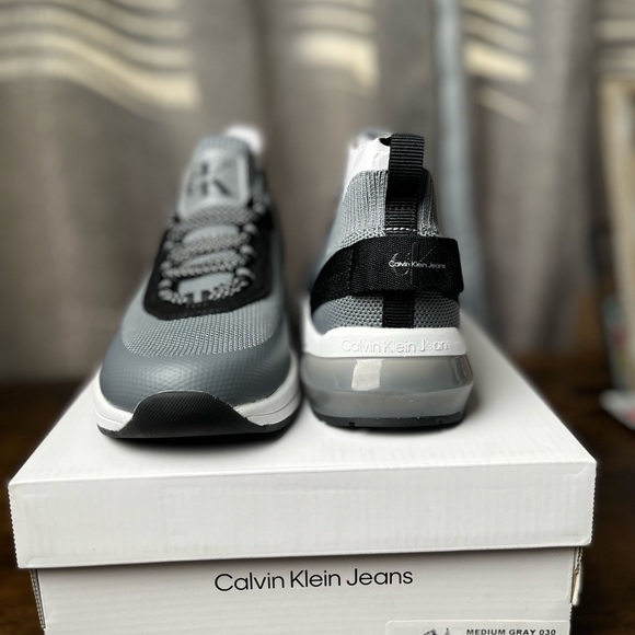 Calvin Klein Womens Sierra Knit Sneaker Shoes Gray Black Low Top Lace Up size 7 - Picture 9 of 10